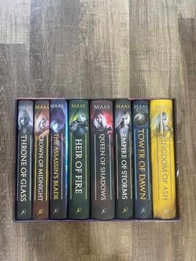 Throne of Glass Series. Sarah J Maas Original cover design. Hardcover.